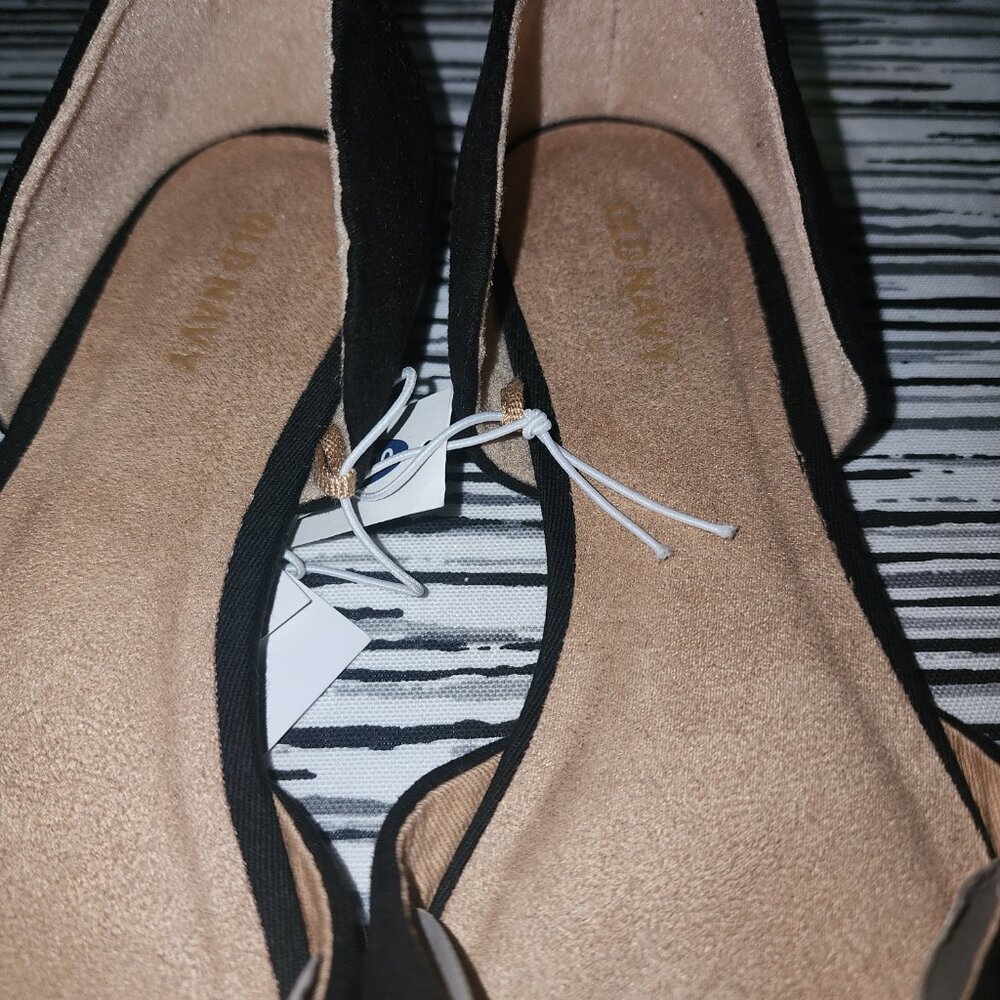 Flats - Picture 3 of 5